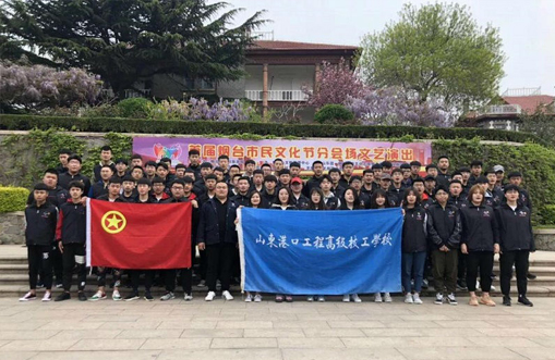 学校团委开展“五四青年节，团员在行动”活动